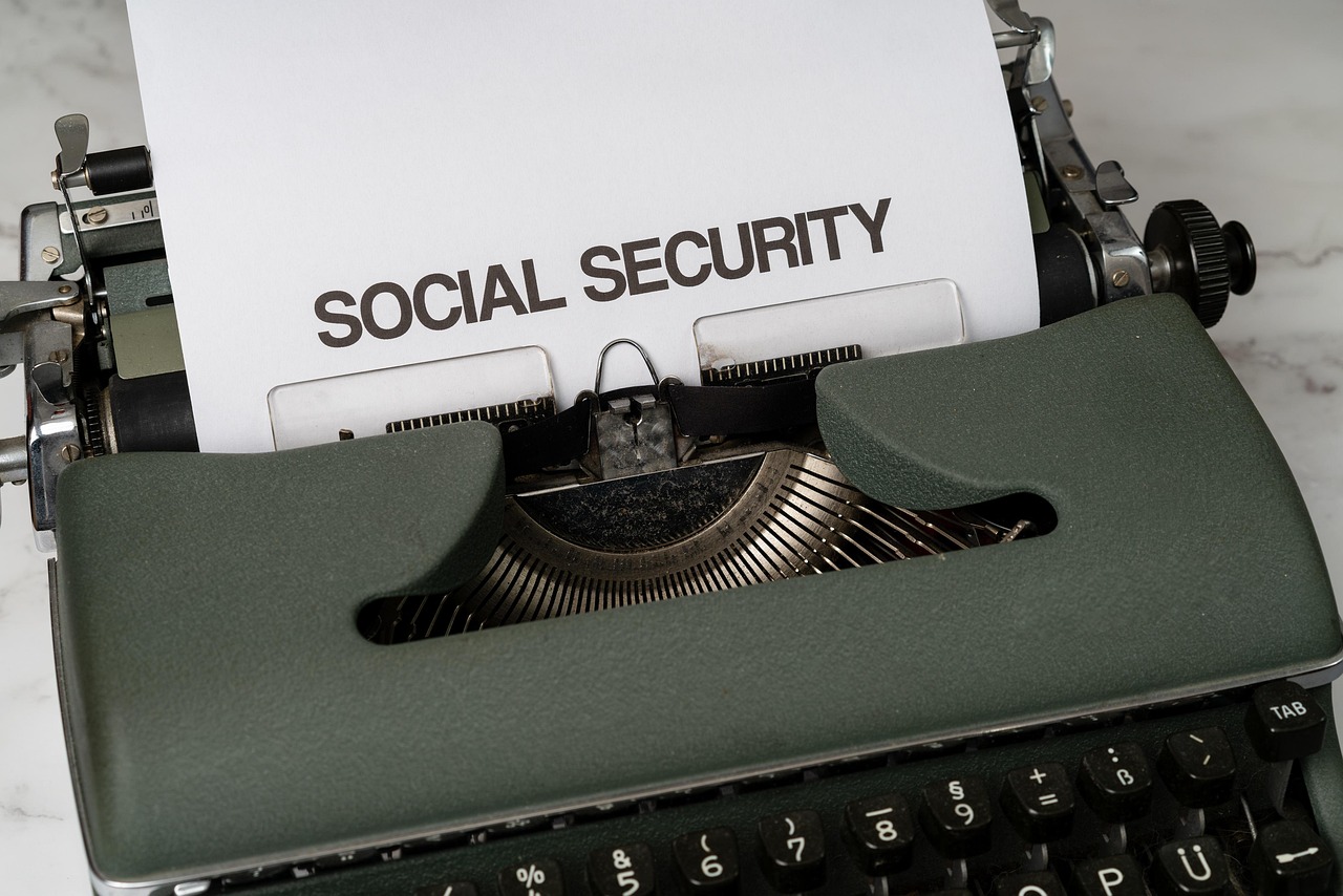 Retirement income planning and analysis of future benefits